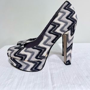 Black Grey Creme embroidered chevron worn once pumps.